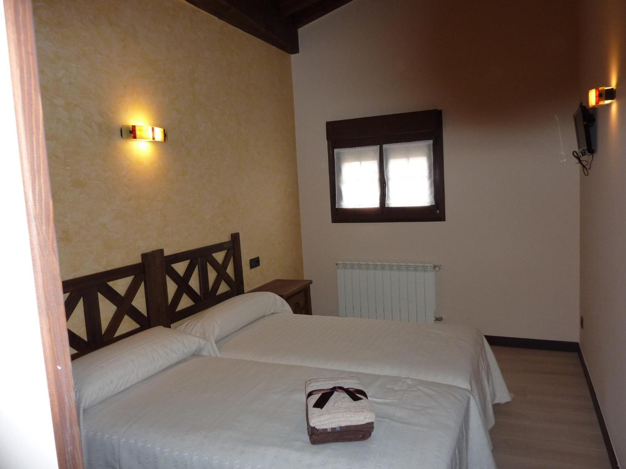 Maison d'hôtes La Cerca De Dona Jimena à Modúbar de San Cibrián Extérieur photo