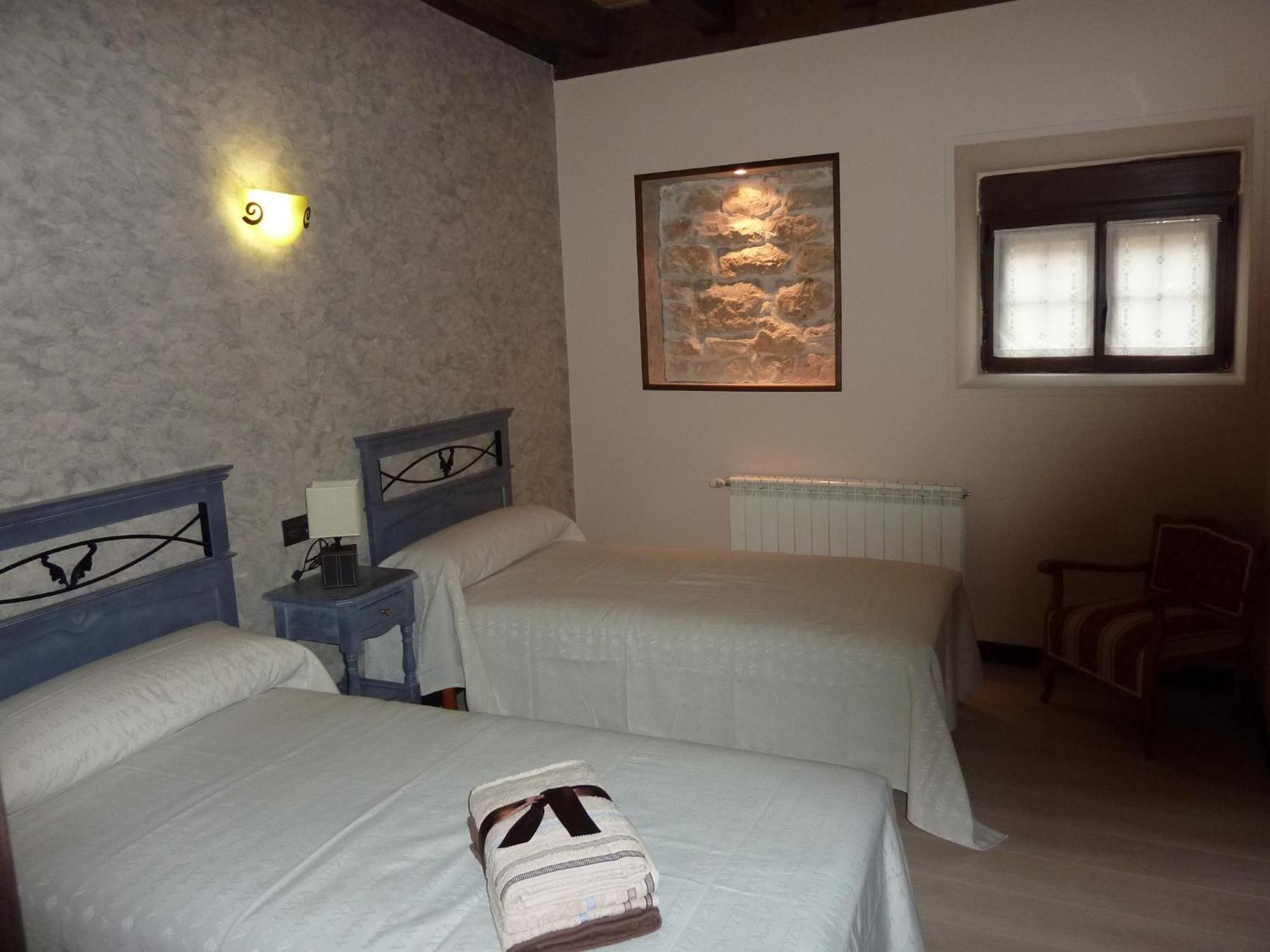 Maison d'hôtes La Cerca De Dona Jimena à Modúbar de San Cibrián Extérieur photo