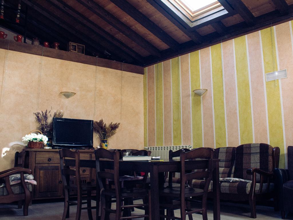 Maison d'hôtes La Cerca De Dona Jimena à Modúbar de San Cibrián Extérieur photo